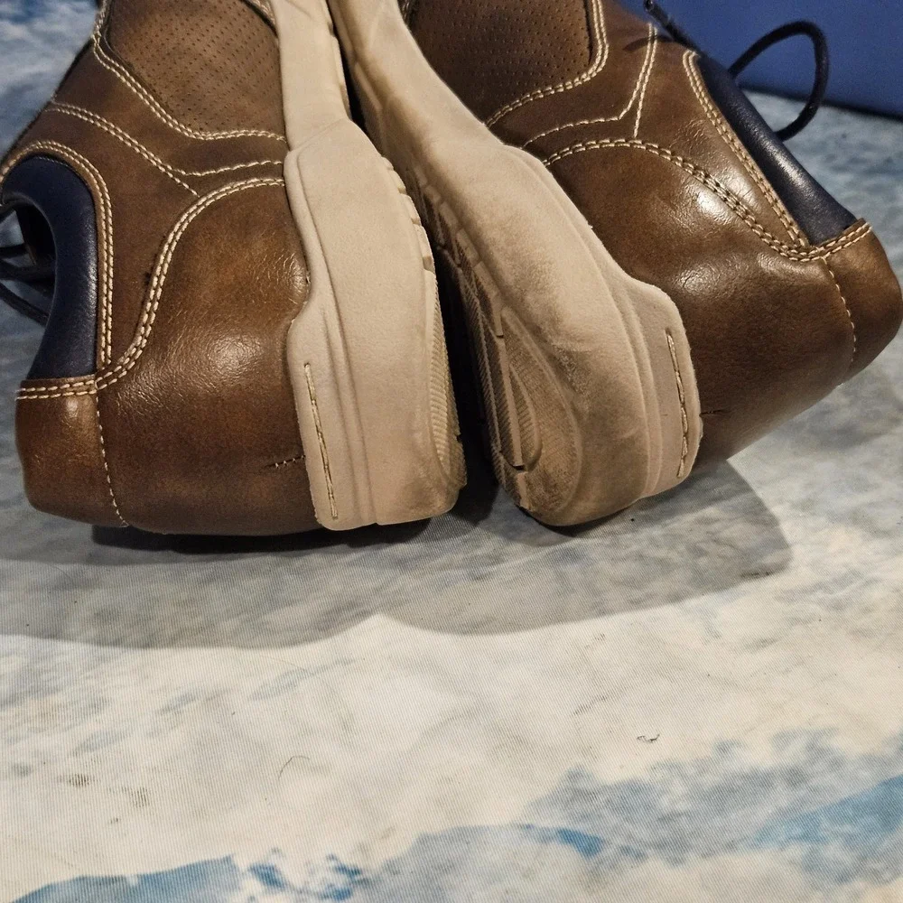 Izod Felix Men's Boat Shoes Brown Casual Lace Up Size 9